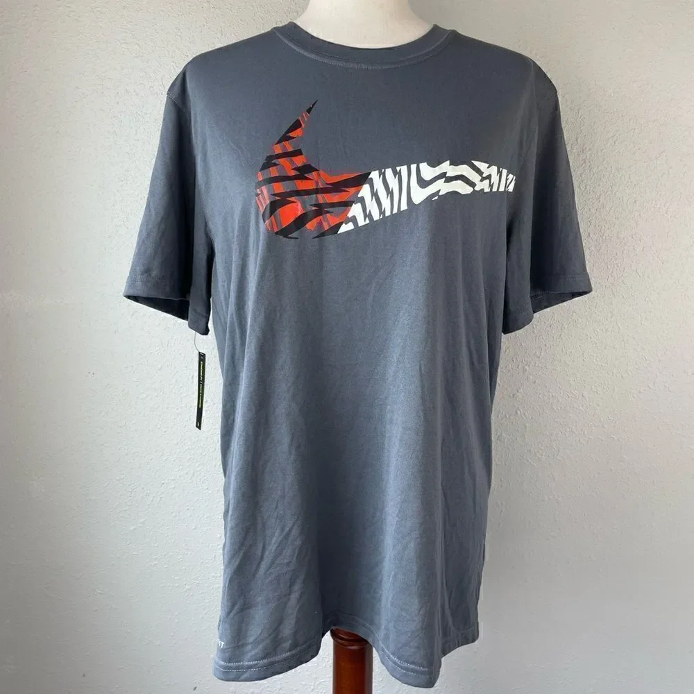 NWOT Nike Swoosh T-Shirt Size L